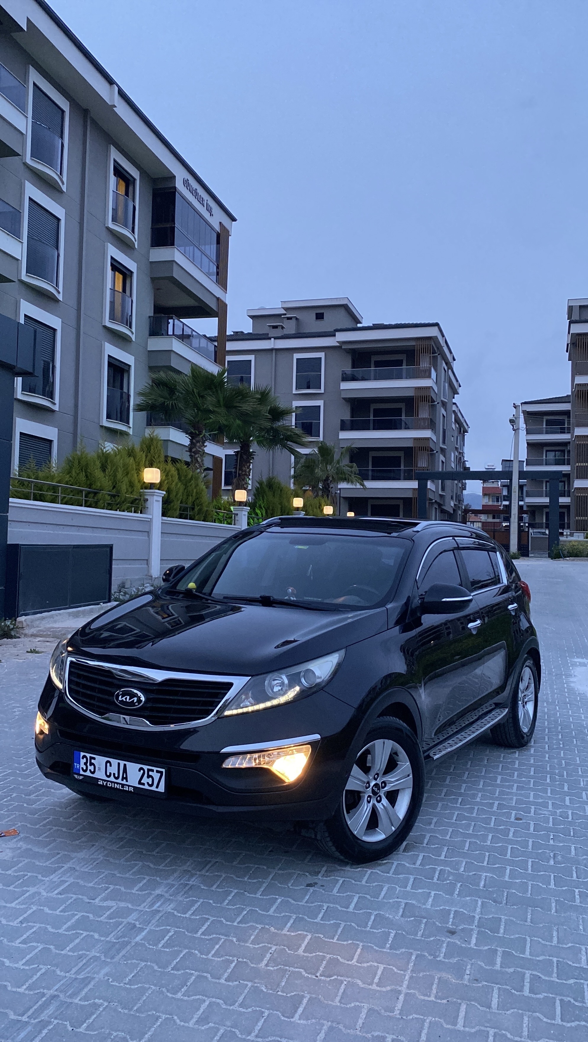 Siyah Kia Sportage