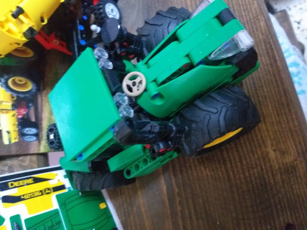 Lego-42136 Technich-Traktör
